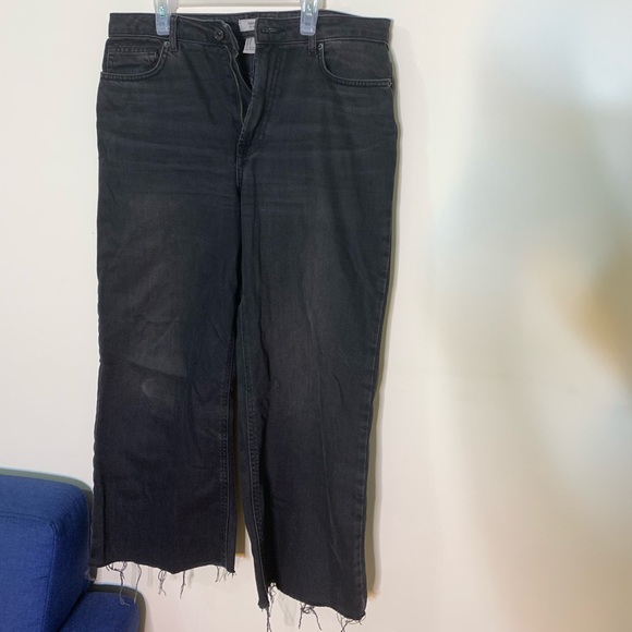 Forever 21 Cropped Flared Jeans - Picture 4 of 5